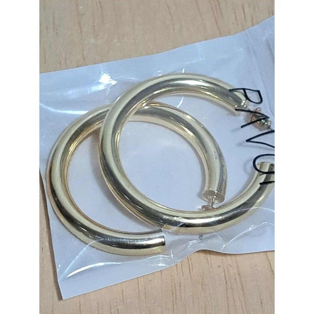 Pavoi brand new